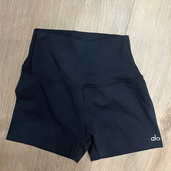 ALO Yoga Pants - ALO Yoga Alosoft shorts